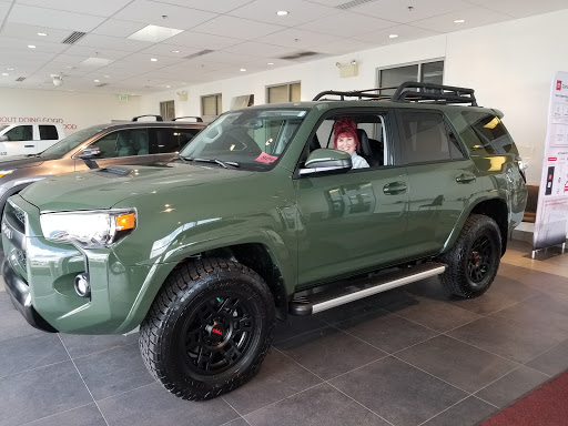 Toyota Dealer «Larry H. Miller Toyota Peoria», reviews and photos, 8633 W Bell Rd, Peoria, AZ 85382, USA