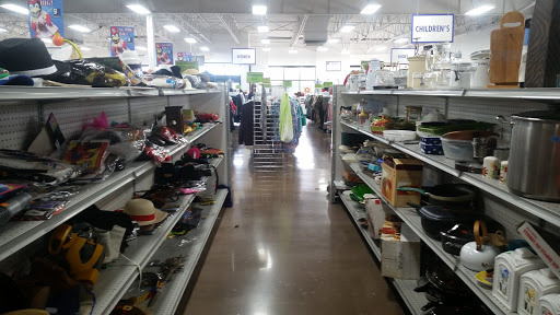 Thrift Store «Goodwill Retail Store of St. Peters – Mid Rivers», reviews and photos, 620 Mid Rivers Mall Dr, St Peters, MO 63376, USA
