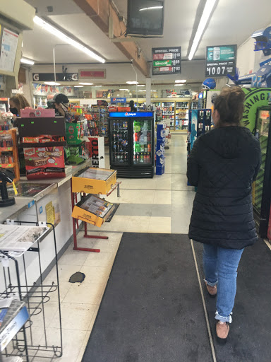 Convenience Store «Hill Top Grocery», reviews and photos, 26484 WA-3, Poulsbo, WA 98370, USA