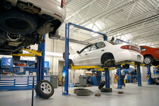 Towing Service «AAA and AAA Car Care Plus - Clarence», reviews and photos