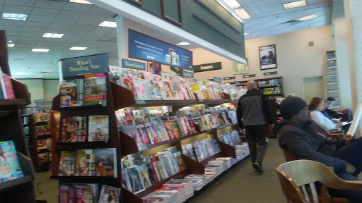 Book Store «Barnes & Noble», reviews and photos, 4801 Bethesda Ave, Bethesda, MD 20814, USA