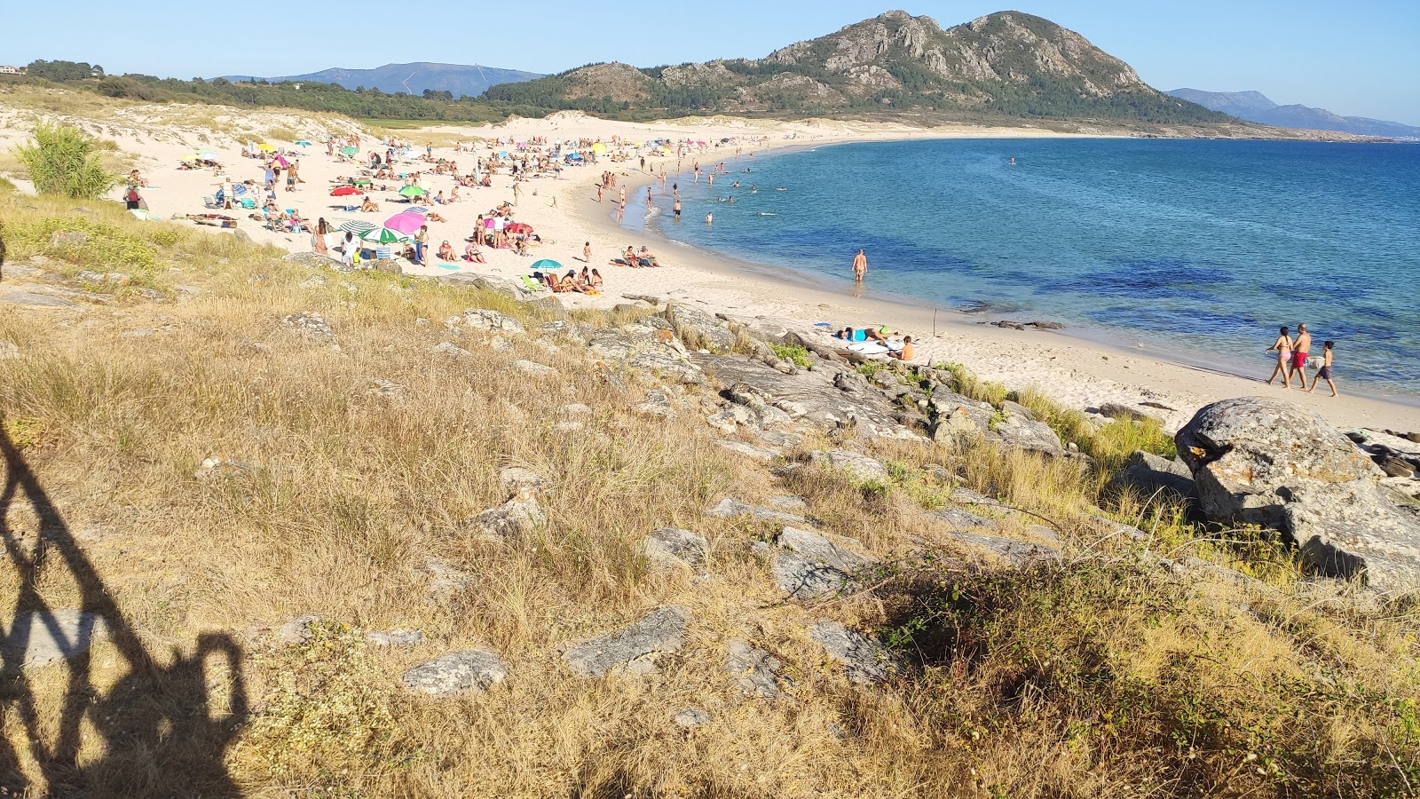 Praia de Larino的照片 带有细腻的白色沙表面