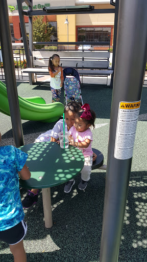 Shopping Mall «Midtown Village», reviews and photos, 1800 McFarland Blvd E, Tuscaloosa, AL 35404, USA