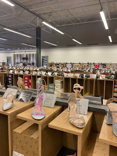 Shoe Store «DSW Designer Shoe Warehouse», reviews and photos, 6636 E State St, Rockford, IL 61108, USA