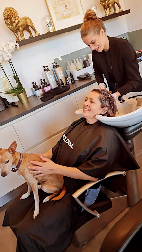 Friseur MARINELA Styling Studio In Salzburg