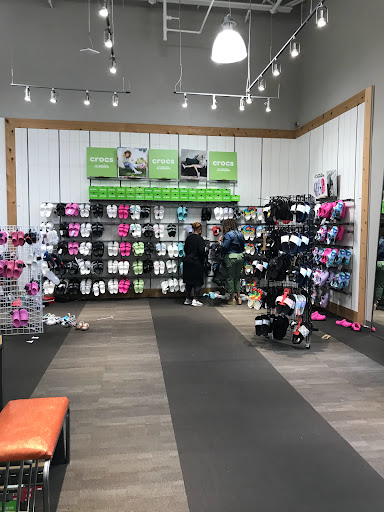 Shoe Store «DSW Designer Shoe Warehouse», reviews and photos, 300 NJ-18, East Brunswick, NJ 08816, USA