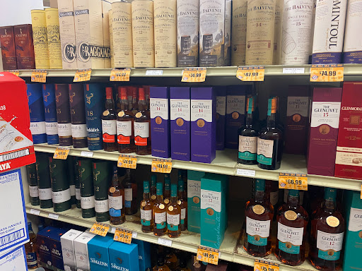 State Liquor Store «NH Liquor & Wine Outlet», reviews and photos, I-95, Hampton, NH 03843, USA