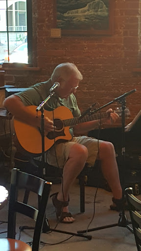 Wine Bar «Wine Guyz», reviews and photos, 122 King St, La Crosse, WI 54601, USA