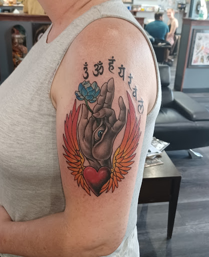 Tattoo Removal Service «Bad Apple Tattoo», reviews and photos, 5640 W Charleston Blvd B, Las Vegas, NV 89146, USA