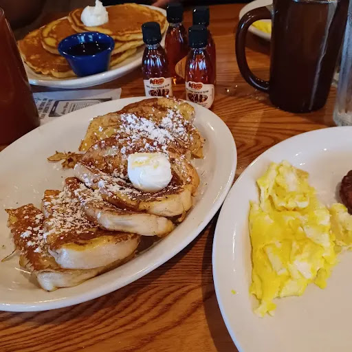 American Restaurant «Cracker Barrel Old Country Store», reviews and photos, 3431 Ross Clark Cir, Dothan, AL 36303, USA