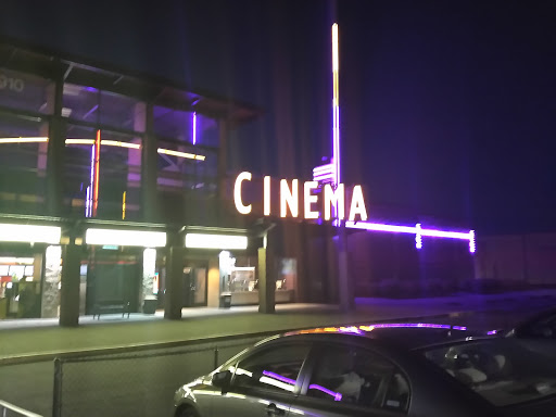 Movie Theater «Regal Cinemas Parkway Plaza 12», reviews and photos, 5910 S 180th St, Tukwila, WA 98188, USA