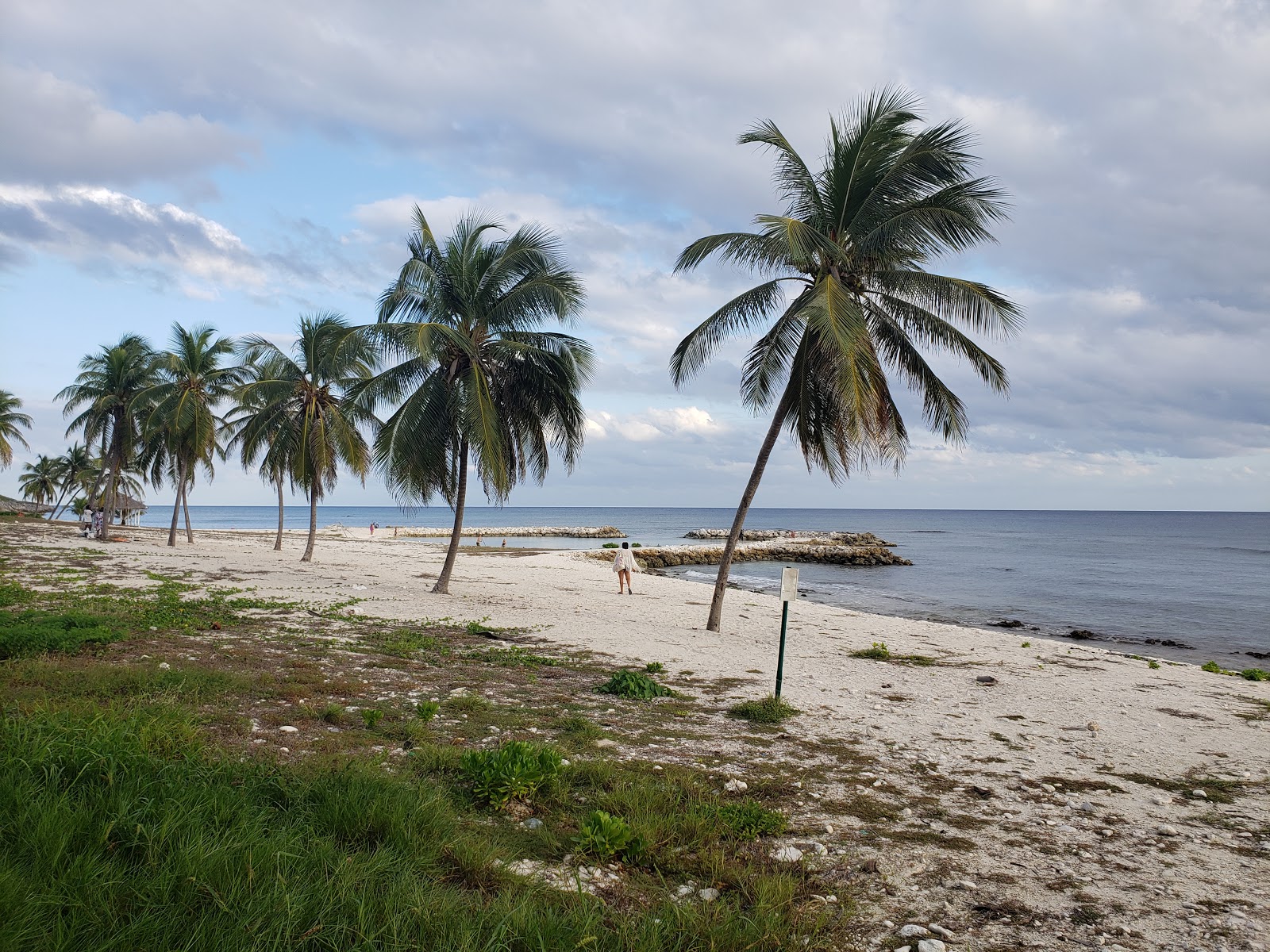 Photo de St.James beach avec un rivage droit