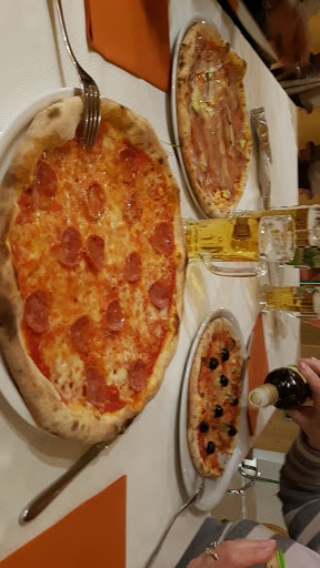 Bar Ristorante Pizzeria Castel Corona in Cunevo, Provincia Autonoma di Trento