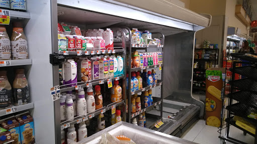 Shopping Mall «New Horizons Shopping Mall», reviews and photos, 961 E 174th St, Bronx, NY 10460, USA