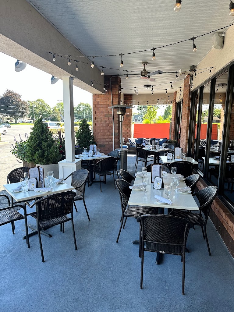 Andrew's Bistro 02864