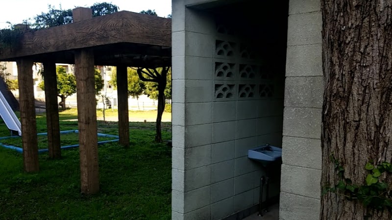 白須児童公園 公衆トイレ