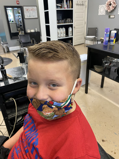 Beauty Salon «Stephanie Hood & Company Hair & Nail Salon», reviews and photos, 97 W Public Sq, Scottsville, KY 42164, USA