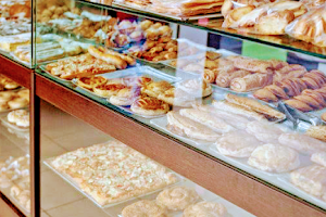 Sweet Treats And Takeaway Gatton image