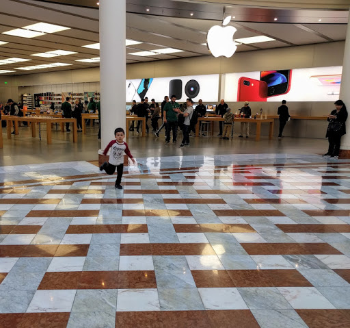 Computer Store «Apple Stonestown», reviews and photos, 3251 20th Ave, San Francisco, CA 94132, USA