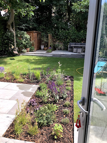 Landspace garden design and landscaping - London