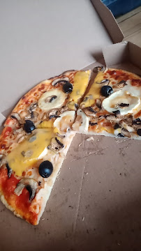Plats et boissons du Pizzeria D'lice Pizza à Plélan-le-Grand - n°2
