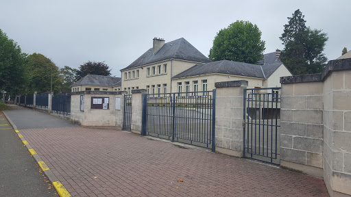 École primaire Hén à Attichy, Oise