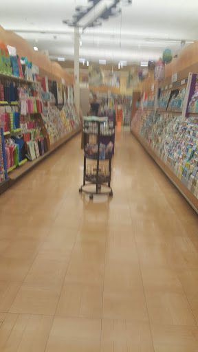 Supermarket «Super Stop & Shop», reviews and photos, 533 E Main St, Bay Shore, NY 11706, USA