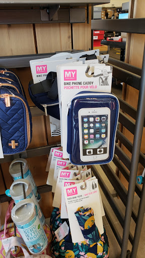 Shoe Store «DSW Designer Shoe Warehouse», reviews and photos, 23171 W Outer Dr, Allen Park, MI 48101, USA