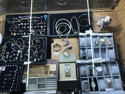 Pawn Shop «Northwest Pawn», reviews and photos, 2699 Roosevelt Blvd, Eugene, OR 97402, USA