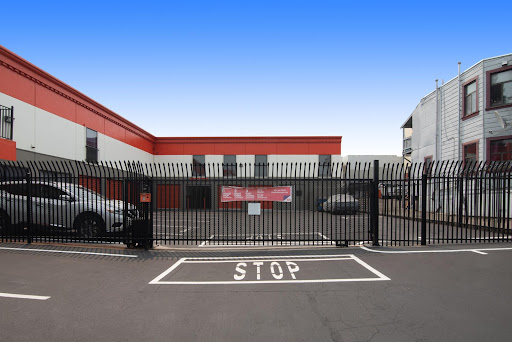 Self-Storage Facility «Public Storage», reviews and photos, 1327 International Blvd, Oakland, CA 94606, USA