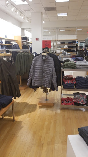 Clothing Store «Gap», reviews and photos, 7430 164th Ave NE, Redmond, WA 98052, USA