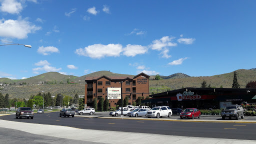 Grocery Store «Red Apple Markets», reviews and photos, 310 W Manson Hwy, Chelan, WA 98816, USA