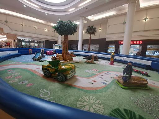 Shopping Mall «Eastland Center», reviews and photos, 18000 Vernier Rd, Harper Woods, MI 48225, USA