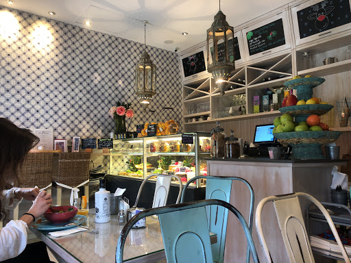 Petit Bistro & Co