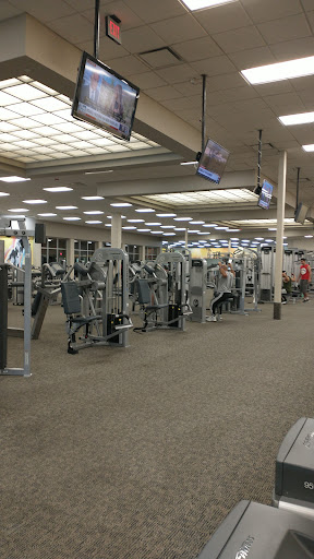 Gym «LA Fitness», reviews and photos, 7650 S Barrington Rd, Hanover Park, IL 60133, USA