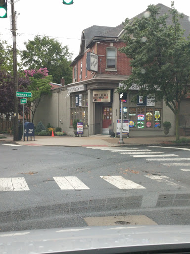 Liquor Store «Avenue Wines and Spirits», reviews and photos, 2000 Delaware Ave, Wilmington, DE 19806, USA
