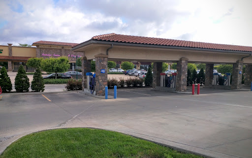 Car Wash «Blue Lagoon Car Wash», reviews and photos, 7114 W 121st St, Overland Park, KS 66223, USA