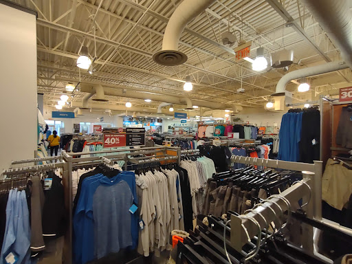 Sportswear Store «Columbia Sportswear Outlet Store», reviews and photos, 5885 Gulf Fwy #301, Texas City, TX 77591, USA