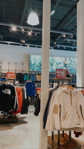 Clothing Store «The North Face», reviews and photos, 8702 Keystone Crossing, Indianapolis, IN 46240, USA
