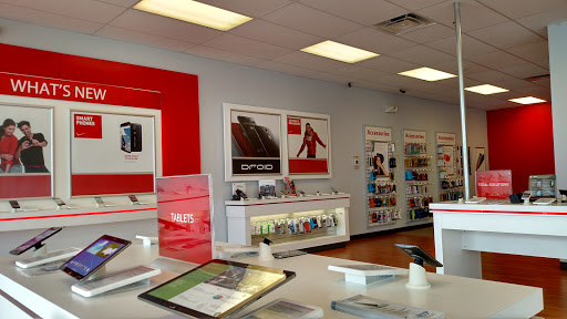 Cell Phone Store «GoWireless Verizon Authorized Retailer», reviews and photos, 12640 S Orange Blossom Trail #100, Orlando, FL 32837, USA