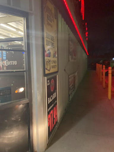 Liquor Store «Davis Liquor Outlet», reviews and photos, 1406 N Waco Ave, Wichita, KS 67203, USA