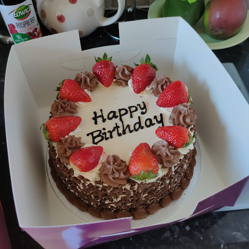 Comments and reviews of Eggfree cake box southampton