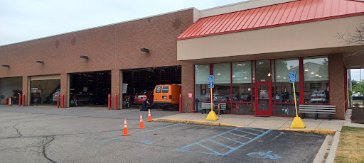 Tire Shop «Discount Tire Store - Fenton, MI», reviews and photos, 3609 Owen Rd, Fenton, MI 48430, USA