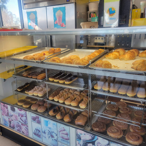 Daily Donuts, 105 W Arrow Hwy, San Dimas, CA 91773, USA, 