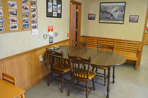 Used Car Dealer «Wayne Hall Chrysler Jeep Dodge», reviews and photos, 507 E Main St, Anamosa, IA 52205, USA