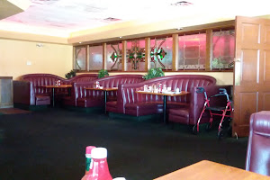 Rae's Restaurant & Lounge