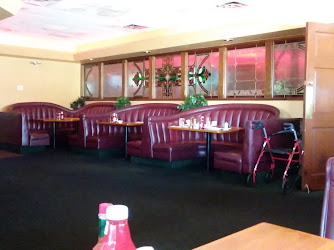 Rae's Restaurant & Lounge