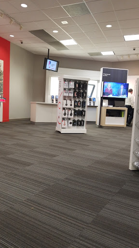 Cell Phone Store «Verizon», reviews and photos, 2544 South Rd, Poughkeepsie, NY 12601, USA