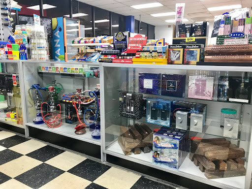 Convenience Store «6 Twelve», reviews and photos, 2109 Avent Ferry Rd, Raleigh, NC 27606, USA