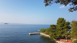 Foto von Plaža Debeli rtič mit sehr sauber Sauberkeitsgrad